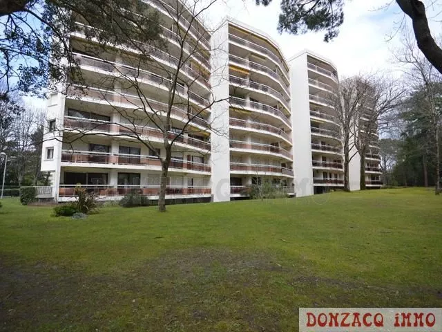 Biarritz Aguiléra dans résidence avec piscine- Type 3 de 90 m² habitable + cave + parking