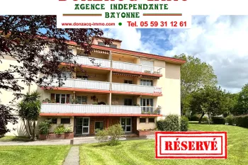 Sur Anglet St Jean - dans résidence reconnue avec parc et ascenseur, dernier étage pour ce joli type 4 de 110 m² H avec balcon, terrasse, 2 caves et un parking extérieur. Poss achat garage en +.