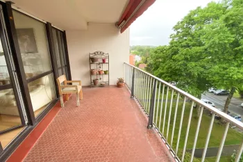 Anglet - Emplacement recherché et en étage élevé pour ce type 3 de 71 m² habitable, terrasse et balcon + cave + place de parking possible