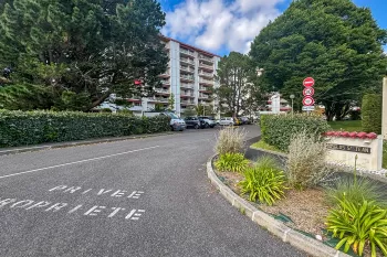 Anglet - Emplacement recherché et en étage élevé pour ce type 3 de 71 m² habitable, terrasse et balcon + cave + place de parking possible