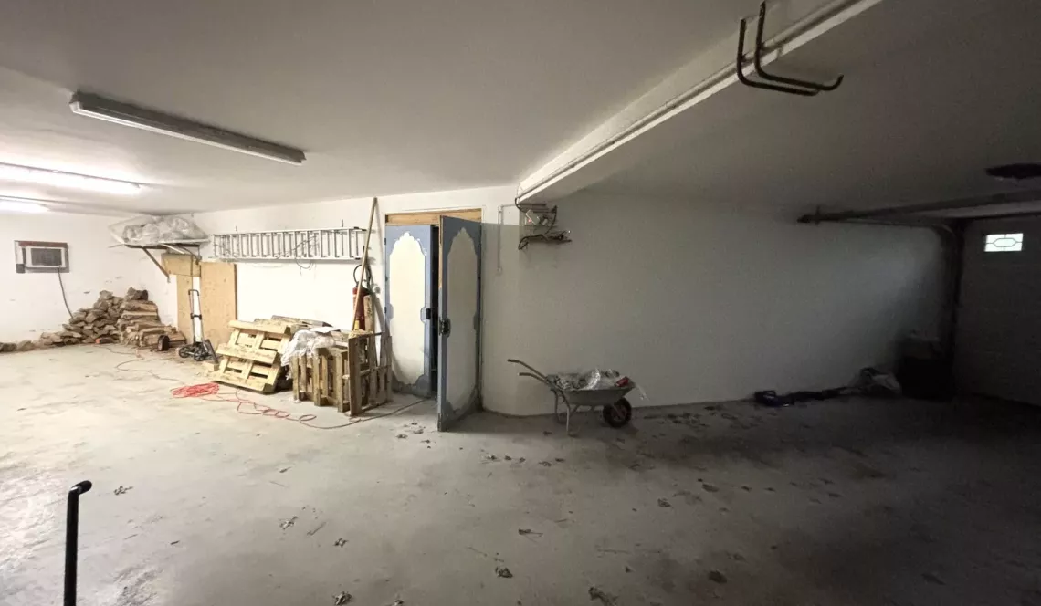 Exceptionnel à Bidart - Dans un cadre enchanteur, villa 4 chambres/4 salles d’eau de 255 m² habitable, pièce de vie de 76 m², garage, atelier, caves et piscine sur 4421 m² de terrain