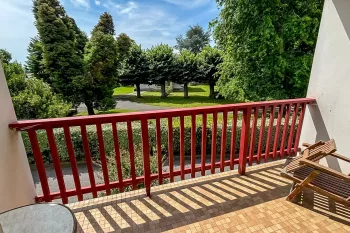 Bayonne Camps de Prats - A deux pas du centre ville, au calme et sans vis à vis, lumineux type 3 de 70 m² habitable, balcon + terrasse + cellier. Possibilité d’acheter un garage en plus