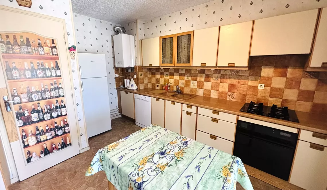 Anglet Bab² - Dernier étage et vue incroyable au sud pour ce type 4 de 89 m² habitable et son double séjour de 33 m², 2 chambres, cuisine indépendante + loggia. Cave. Possibilité de garage en +.