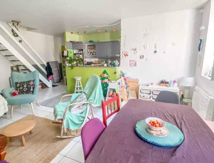 Bayonne St Esprit - Authenticité pour ce duplex type 3 au dernier étage de 73 m² habitable, pièce de vie de 35 m² lumineuse et sans vis à vis.