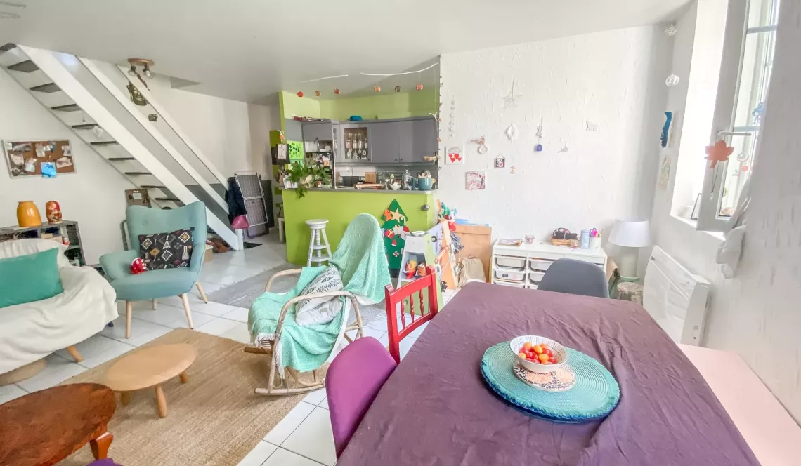 Bayonne St Esprit - Authenticité pour ce duplex type 3 au dernier étage de 73 m² habitable, pièce de vie de 35 m² lumineuse et sans vis à vis.