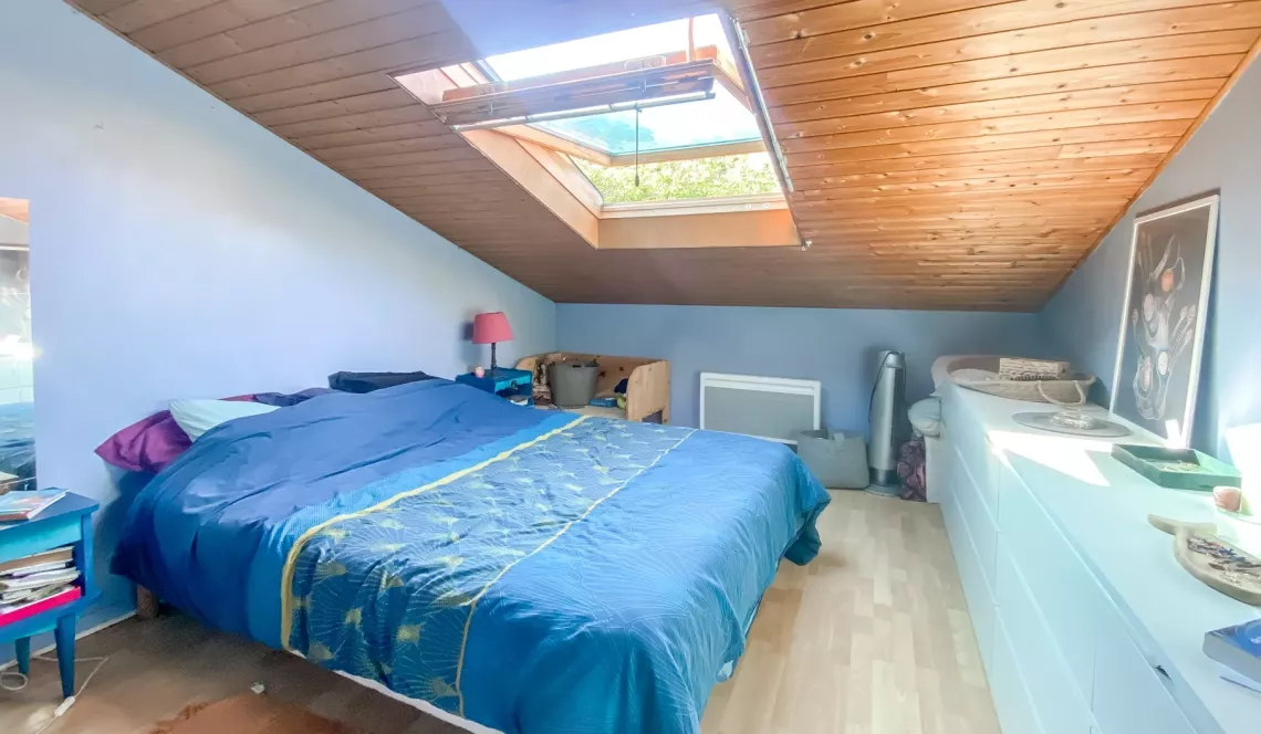 Bayonne St Esprit - Authenticité pour ce duplex type 3 au dernier étage de 73 m² habitable, pièce de vie de 35 m² lumineuse et sans vis à vis.