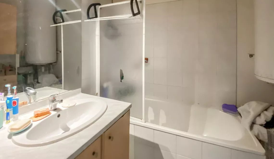 Bayonne St Esprit - Authenticité pour ce duplex type 3 au dernier étage de 73 m² habitable, pièce de vie de 35 m² lumineuse et sans vis à vis.