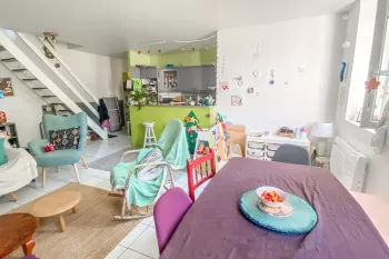 Bayonne St Esprit - Authenticité pour ce duplex type 3 au dernier étage de 73 m² habitable, pièce de vie de 35 m² lumineuse et sans vis à vis.