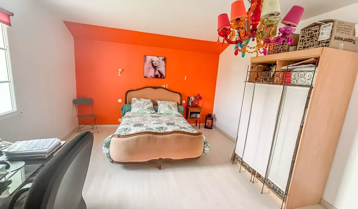 Briscous sur la hauteur - Dans un environnement exceptionnel, traditionnelle de 170 m² habitable, pièce de vie de 45 m², 3 chambres dont une en rdc sur 2724 m² de terrain
