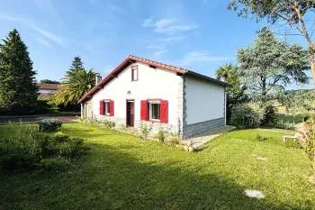 Bidache sur la hauteur - Dans un environnement unique plain-pied des années 86, pièce de vie de 23 m², 3 chambres, 1 garage + grenier aménageable sur 2500 m² de terrain