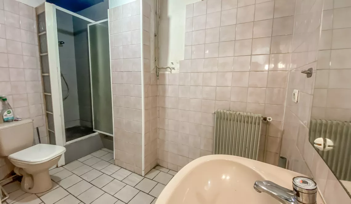 Bayonne à deux pas du centre ville - Type 2/3 de 52 m² habitable avec cachet et authenticité, vue dégagée et potentiel d’aménagement
