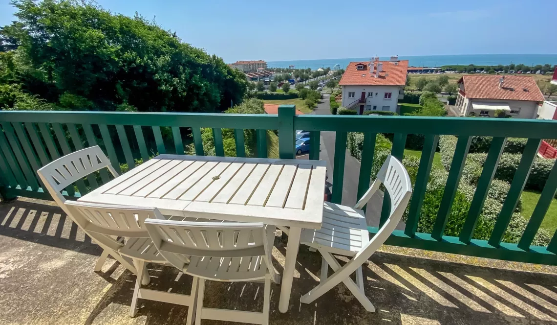 Anglet La Chambre d’Amour - Vue océan et dernier étage pour ce type 3 de 83 m² habitable, terrasse de 12 m², séjour de 40 m² + cave de 18 m² + place de parking