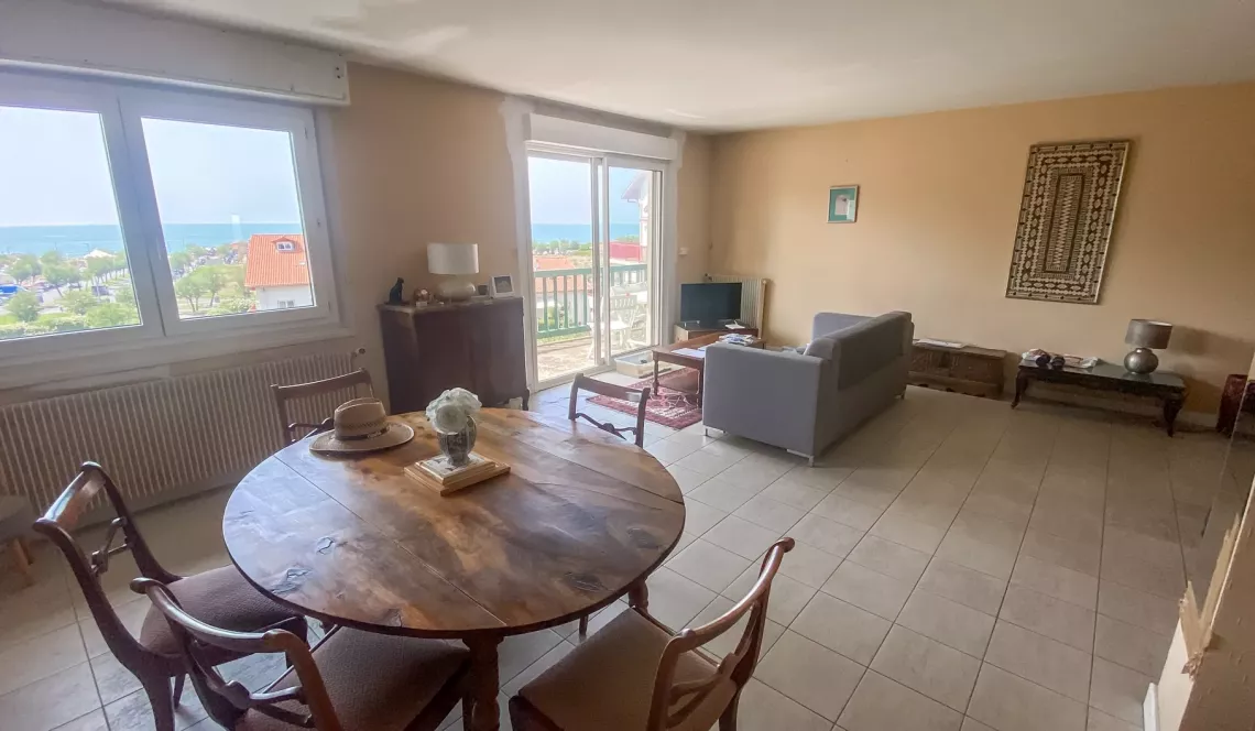 Anglet La Chambre d’Amour - Vue océan et dernier étage pour ce type 3 de 83 m² habitable, terrasse de 12 m², séjour de 40 m² + cave de 18 m² + place de parking