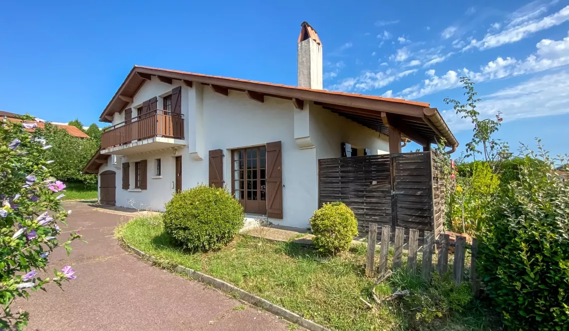 Nouveauté à Bayonne Beyris - Au calme, belle traditionnelle de 116 m² habitable, 5 chambres sur 615 m² de terrain