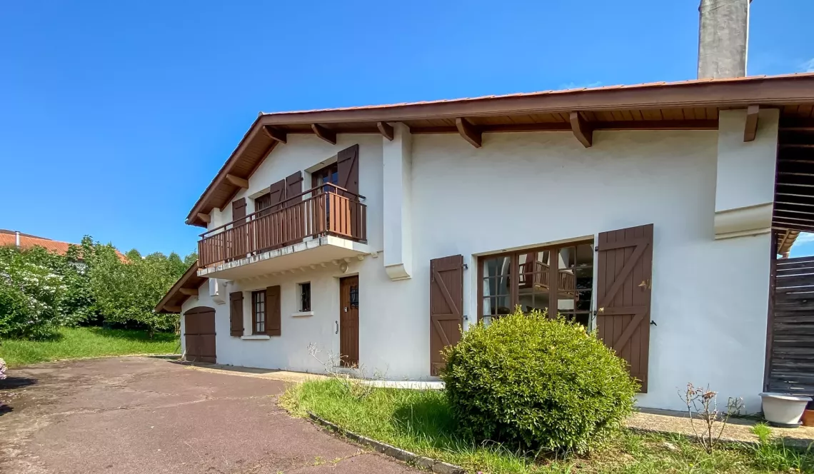 Nouveauté à Bayonne Beyris - Au calme, belle traditionnelle de 116 m² habitable, 5 chambres sur 615 m² de terrain