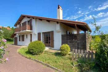 Nouveauté à Bayonne Beyris - Au calme, belle traditionnelle de 116 m² habitable, 5 chambres sur 615 m² de terrain