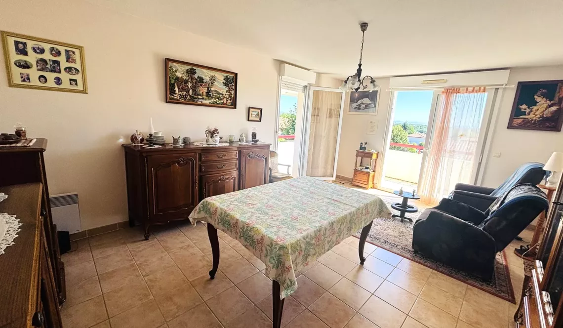 Exclusivité St Martin de Seignanx - Dernier étage pour ce type 4 de 84 m² habitable, pièce de vie de 25 m² sur terrasse, cellier, place de parking + garage indépendant