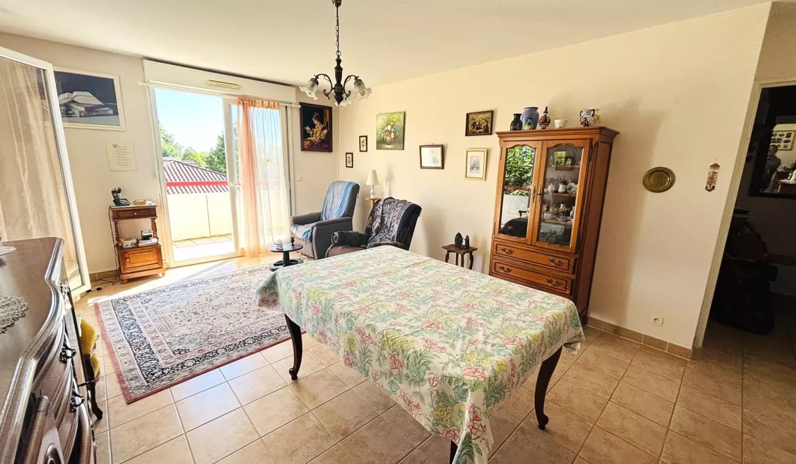 Exclusivité St Martin de Seignanx - Dernier étage pour ce type 4 de 84 m² habitable, pièce de vie de 25 m² sur terrasse, cellier, place de parking + garage indépendant