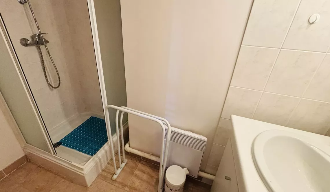 Exclusivité St Martin de Seignanx - Dernier étage pour ce type 4 de 84 m² habitable, pièce de vie de 25 m² sur terrasse, cellier, place de parking + garage indépendant