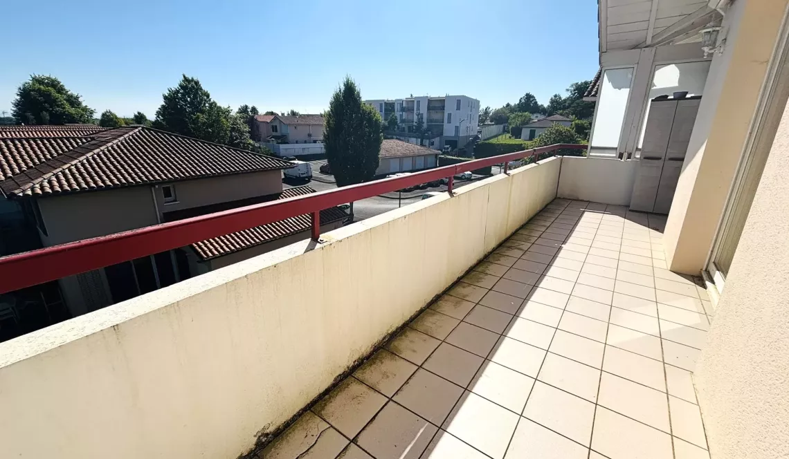 Exclusivité St Martin de Seignanx - Dernier étage pour ce type 4 de 84 m² habitable, pièce de vie de 25 m² sur terrasse, cellier, place de parking + garage indépendant
