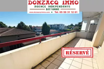 Exclusivité St Martin de Seignanx - Dernier étage pour ce type 4 de 84 m² habitable, pièce de vie de 25 m² sur terrasse, cellier, place de parking + garage indépendant