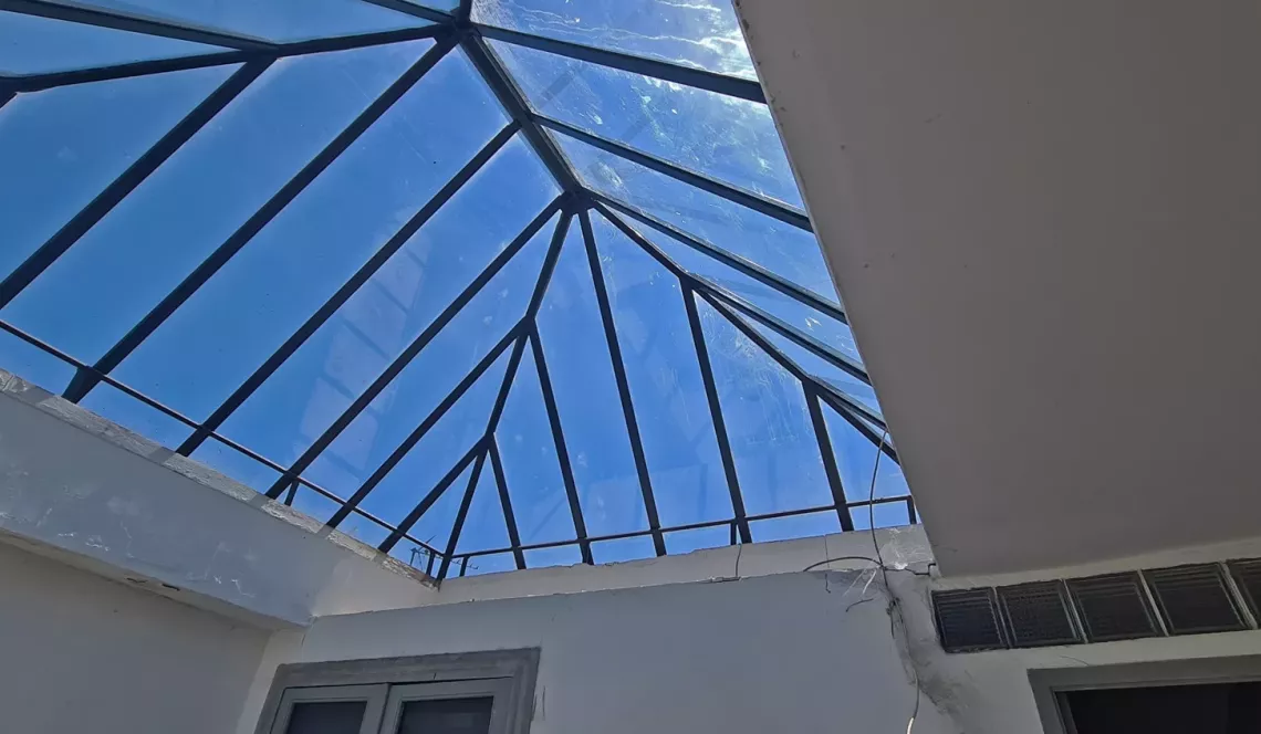 Sur Bayonne rue Poissonnerie - 4 ème et dernier étage pour ce joli studio de 15 m² habitable entièrement refait, peu de charges!