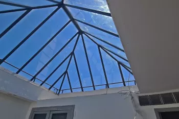 Sur Bayonne rue Poissonnerie - 4 ème et dernier étage pour ce joli studio de 15 m² habitable entièrement refait, peu de charges!