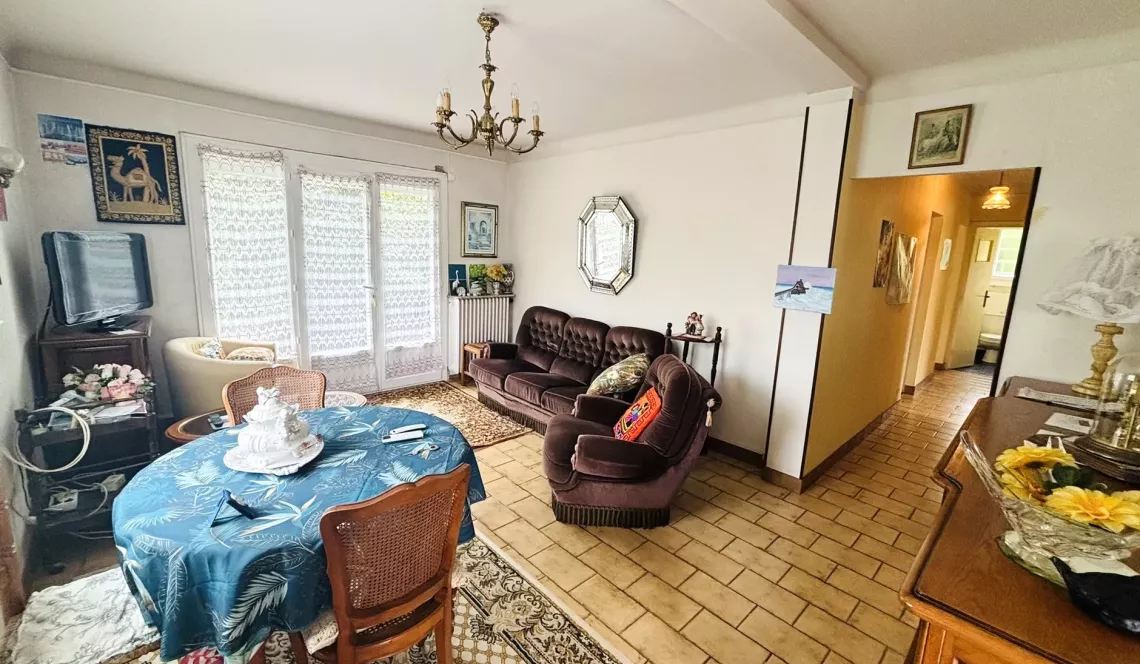 Anglet Camiade/Montbrun - Copropriété de 2 pour ce joli Type 4 de 91 m² H en rdc d’une maison + véranda + garage + jouissance exclusive de 228 m² de terrain
