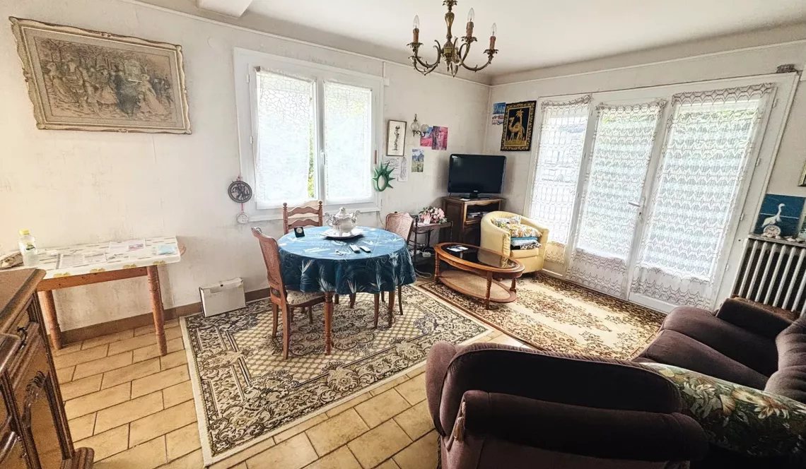 Anglet Camiade/Montbrun - Copropriété de 2 pour ce joli Type 4 de 91 m² H en rdc d’une maison + véranda + garage + jouissance exclusive de 228 m² de terrain