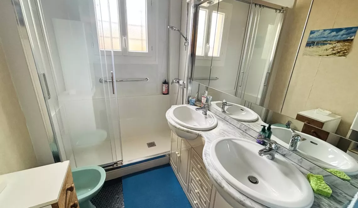 Anglet Camiade/Montbrun - Copropriété de 2 pour ce joli Type 4 de 91 m² H en rdc d’une maison + véranda + garage + jouissance exclusive de 228 m² de terrain