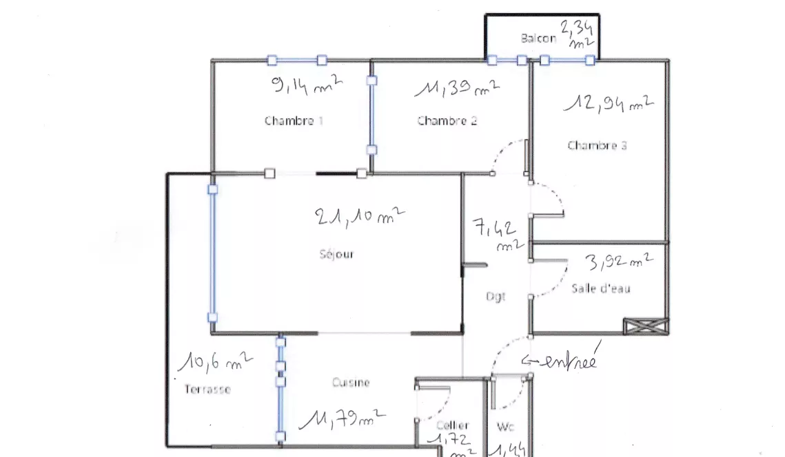 Centre ville d’Anglet - Type 3 de 81 m² habitable et son double séjour de 30 m², cuisine américaine équipée + terrasse. Cave et parking extérieur