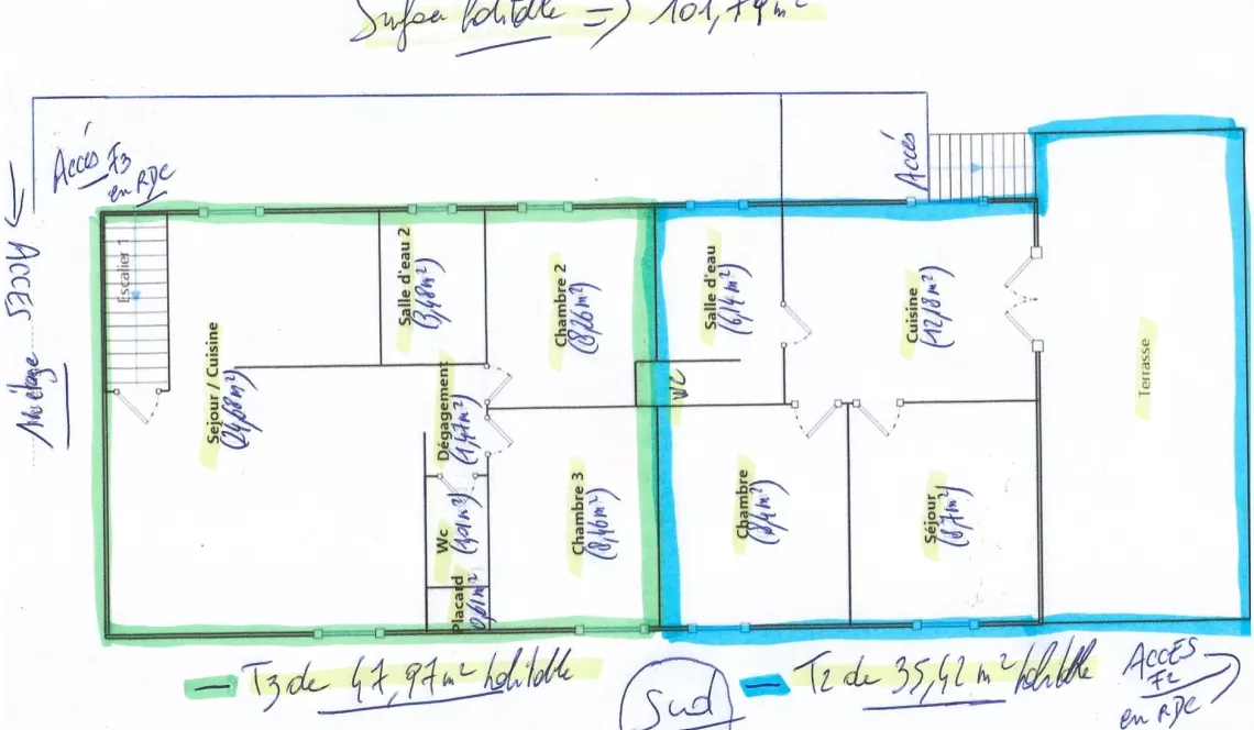 Exclusivité sur Urt bord d’Adour - Belle bâtisse avec deux logements loués de 102 m² habitable, un F3 et un F2, trois garages en rez de chaussée sur parcelle de 2428 m². Travaux à prévoir!
