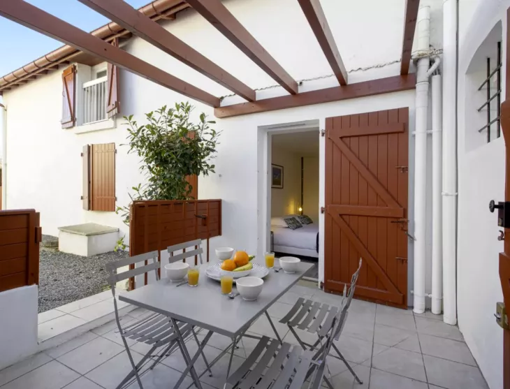 Biarritz le Lac Marion - Coup de coeur pour ce type 2 de 32 m² habitable en rez de de chaussée + terrasse de 12 m². Refait entièrement en 2019. Place de parking