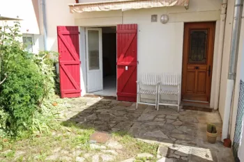 Bayonne Beyris - En rez de chaussée type 2 de 45 m² habitable avec jardin en jouissance privative + place de parking