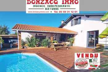 Exclusivité à URT - A 20 minutes de Bayonne, maison coup de coeur de 143 m² H au sol, 4 chambres, pièce de vie de 48 m², terrasse + piscine sur 700 m² de terrain