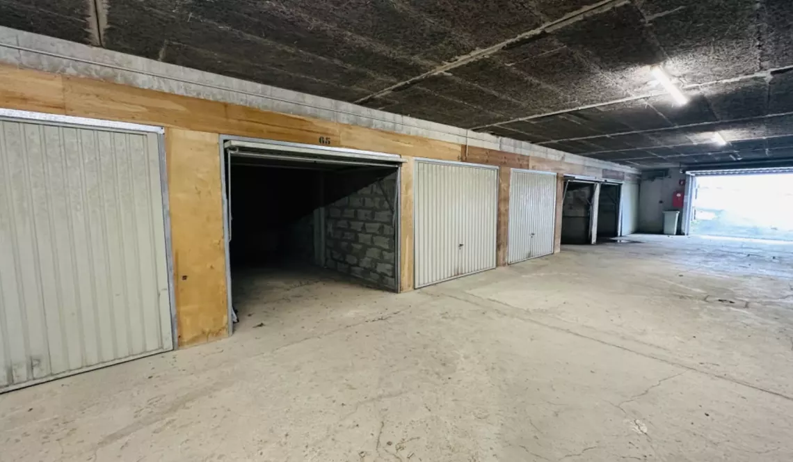 Exclusivité La Pierre St Martin - Agréable studio plein sud de 18 m² habitable vendu meublé, 4 couchages + balcon. Le gros +, un box fermé!