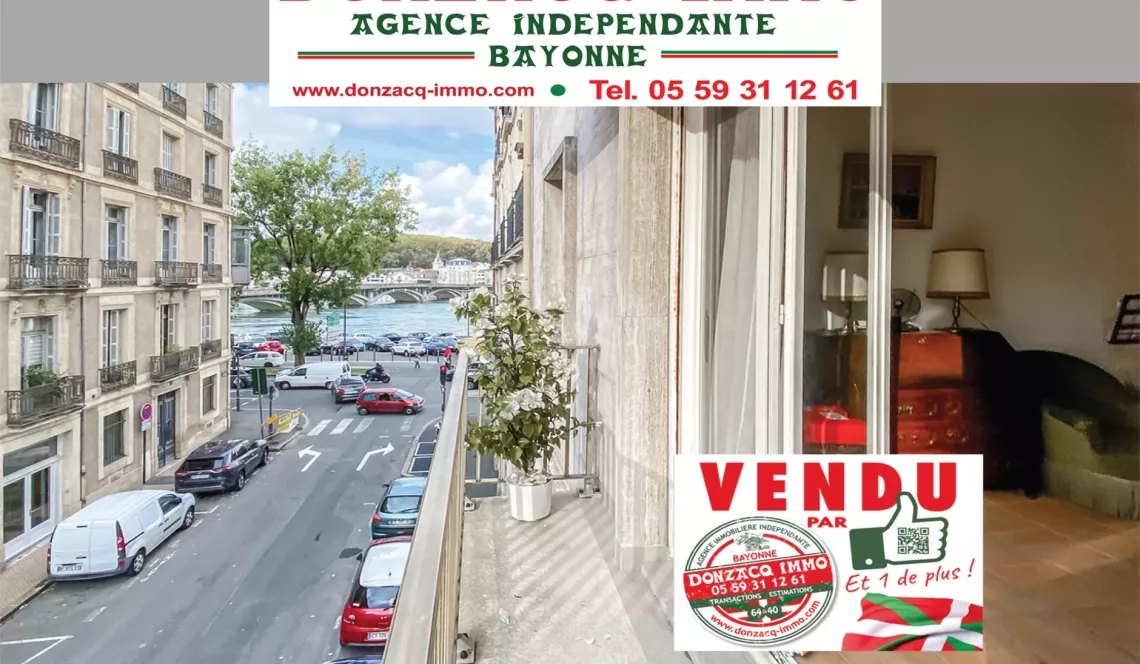 Bayonne à deux pas du Musée Bonnat - Etage élevé pour ce type 2 de 60 m² habitable, pièce de vie de 23 m² et son échappée Adour. Cave privative.