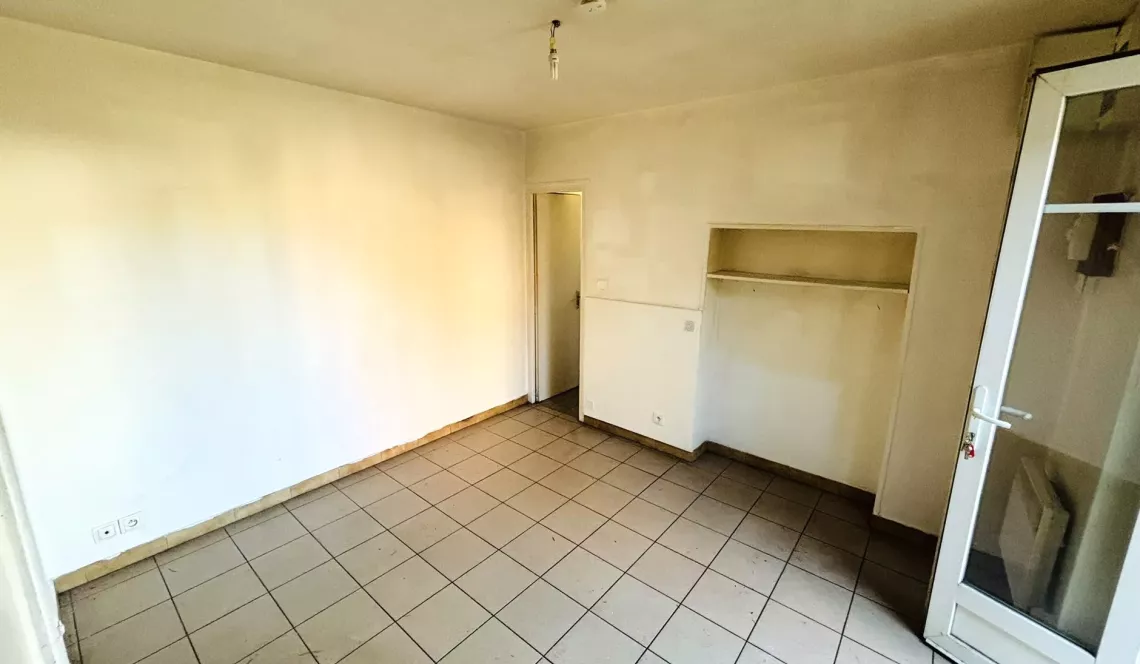 Boucau Central les Forges aux portes de Bayonne - Type 3 en duplex à rafraichir de 44 m² habitable au sol + jardinet privatif