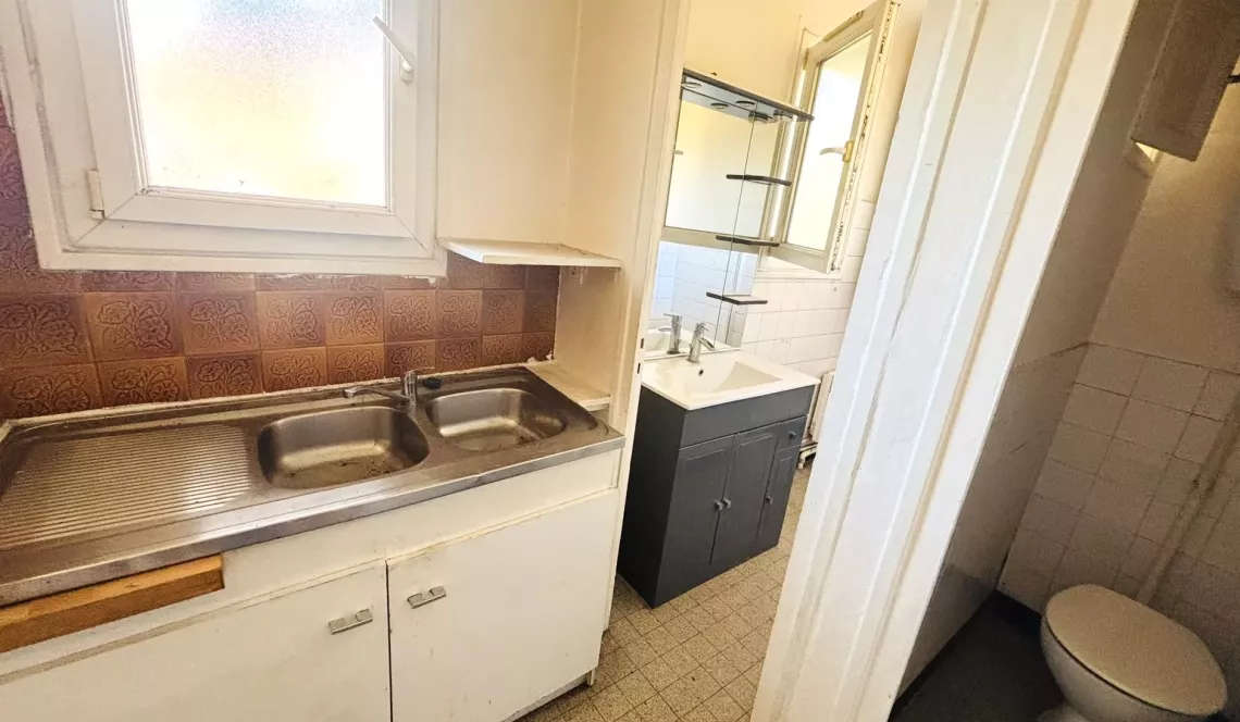 Boucau Central les Forges aux portes de Bayonne - Type 3 en duplex à rafraichir de 44 m² habitable au sol + jardinet privatif