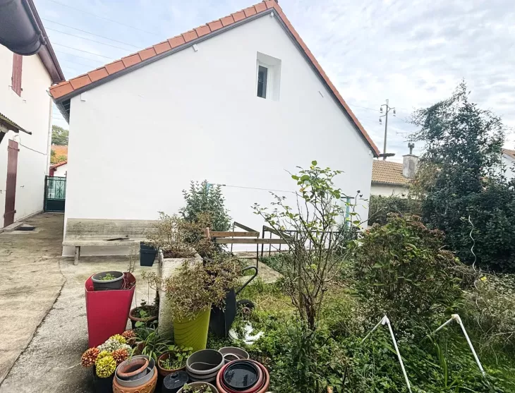 Idéal investisseur! Boucau Central les Forges aux portes de Bayonne - Type 3 en duplex de 61 m² habitable au sol actuellement loué + jardinet privatif