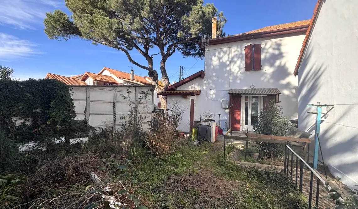 Idéal investisseur! Boucau Central les Forges aux portes de Bayonne - Type 3 en duplex de 61 m² habitable au sol actuellement loué + jardinet privatif