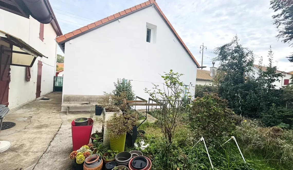 Idéal investisseur! Boucau Central les Forges aux portes de Bayonne - Type 3 en duplex de 61 m² habitable au sol actuellement loué + jardinet privatif