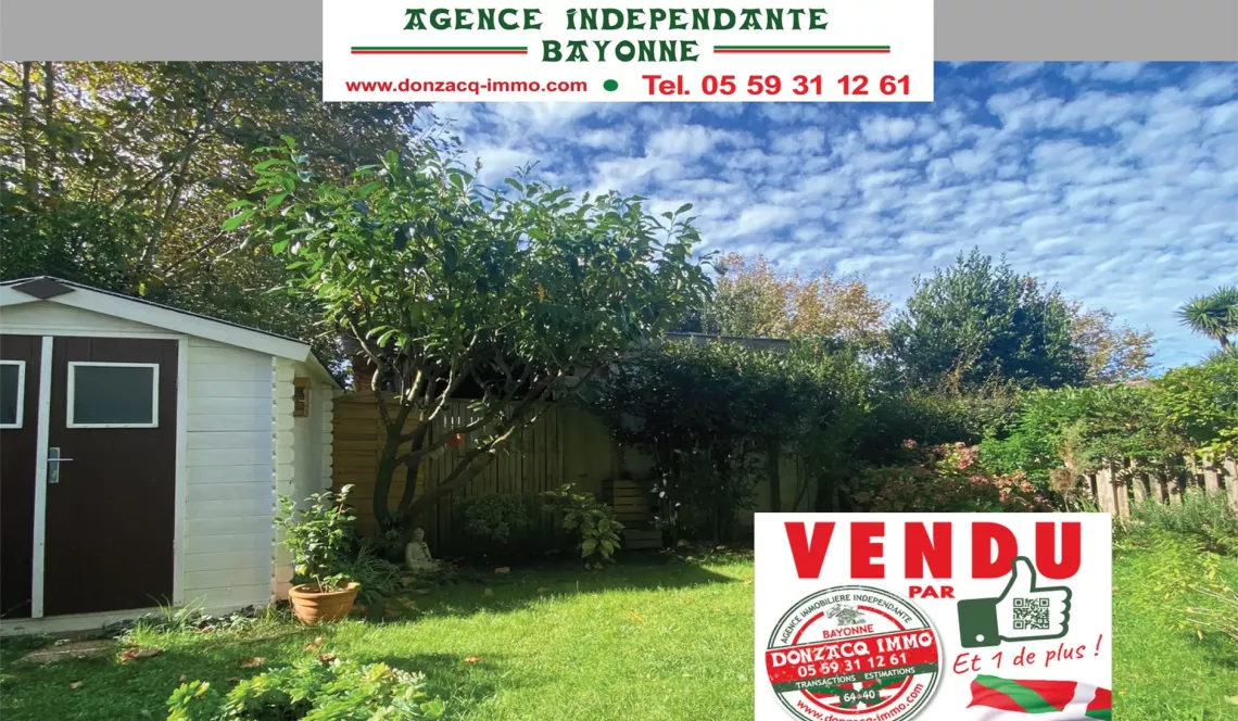 Anglet Chiberta - Emplacement privilégié pour ce type 2 de 44 m² habitable, pièce de vie de 20 m², jardinet privatif de 58 m² + grenier + place de parking 