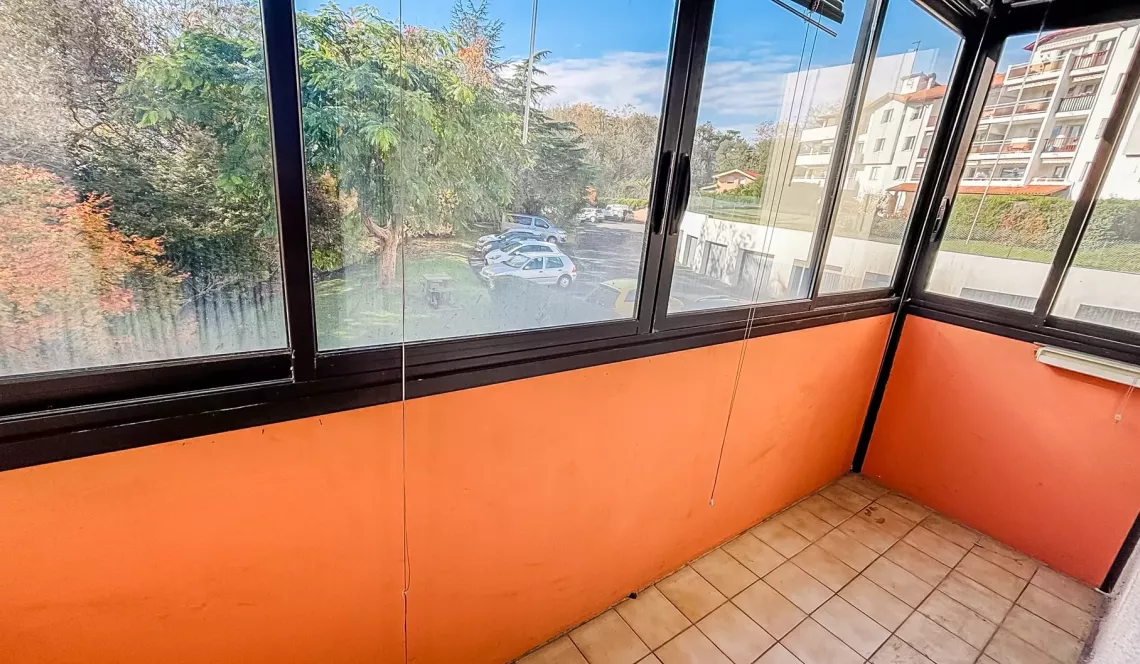 Bayonne Beyris, le nez dans la forêt - Joli type 2 de 47 m² habitable, grande chambre avec placard, 2 loggias, cuisine équipée. Possibilité d’acquérir un garage en +! 