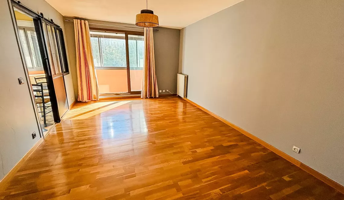 Bayonne Beyris, le nez dans la forêt - Joli type 2 de 47 m² habitable, grande chambre avec placard, 2 loggias, cuisine équipée. Possibilité d’acquérir un garage en +! 