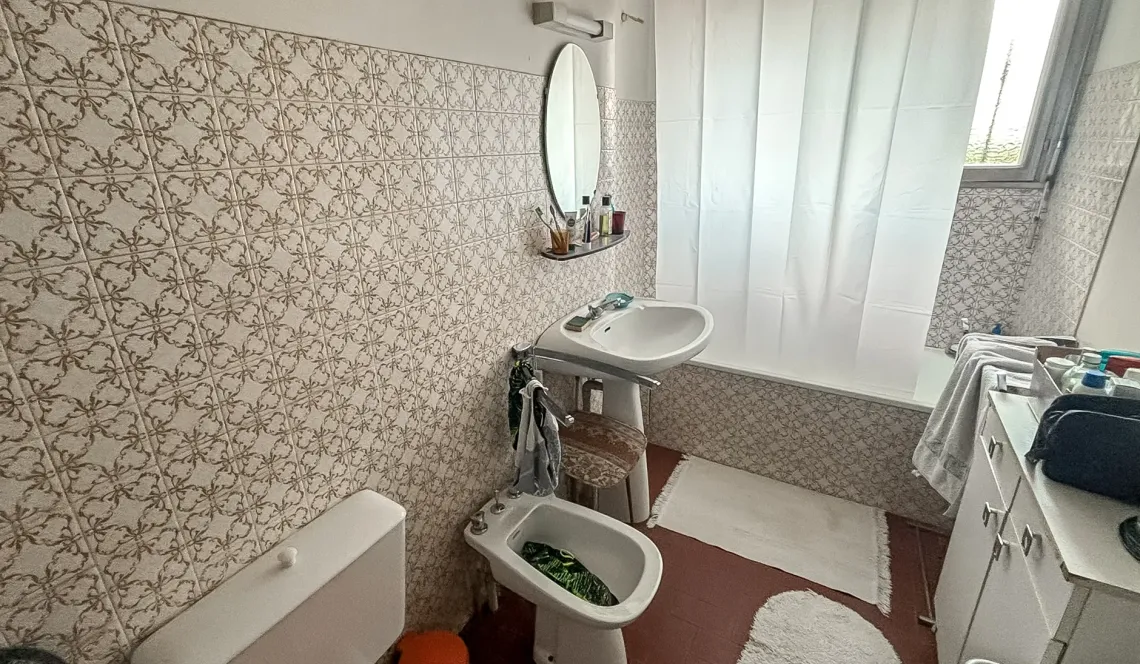 Biarritz au calme - Sur splendide parcelle plate plein sud de 996 m², plain-pied de 85 m² habitable à réhabiliter + garage ou le départ d’un nouveau projet?