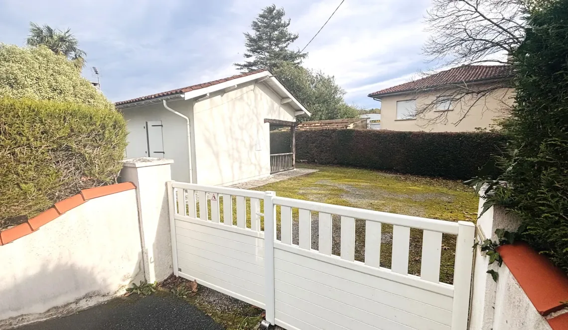 Anglet Maignon - Nombreuses possibilités pour ce plain-pied de 70 m² habitable de type 3 sur 701 m² de terrain