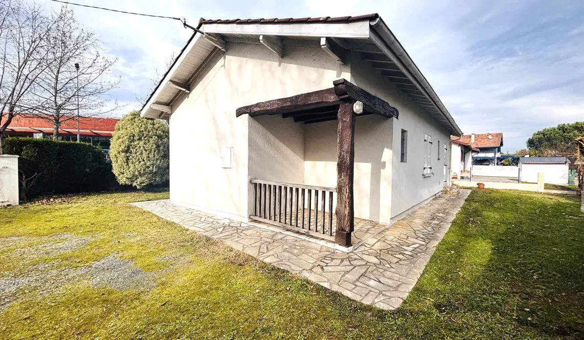 Anglet Maignon - Nombreuses possibilités pour ce plain-pied de 70 m² habitable de type 3 sur 701 m² de terrain