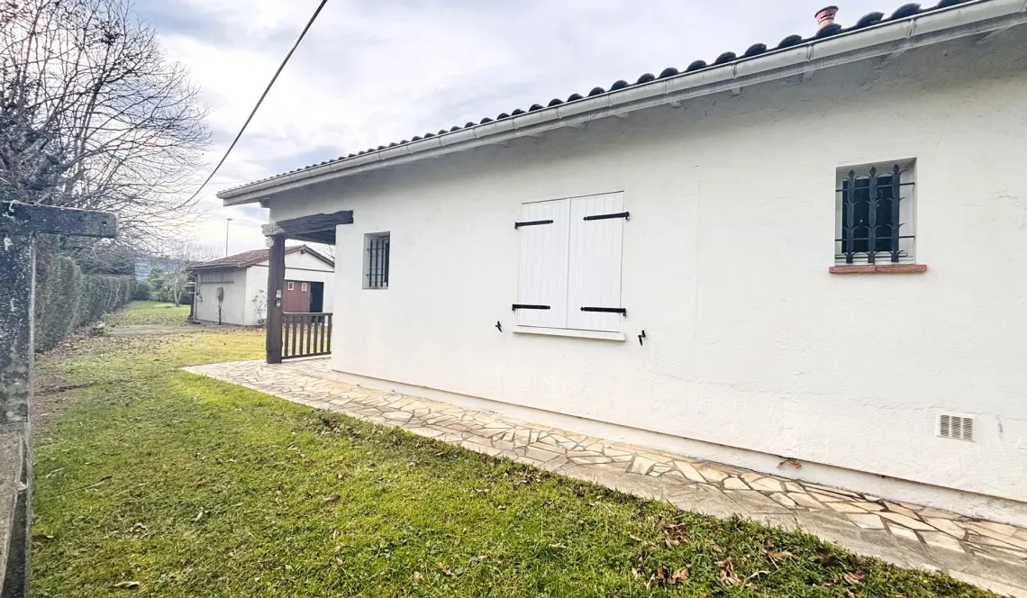 Anglet Maignon - Nombreuses possibilités pour ce plain-pied de 70 m² habitable de type 3 sur 701 m² de terrain