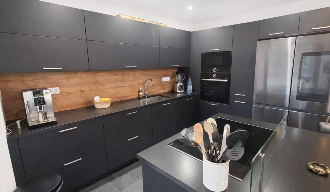 Bénesse limite Capbreton - Splendide plain-pied de 2023 de 116 m² habitable, 3 chambres dont une suite parentale, pièce de vie de 54 m², 2 garages sur 700 m² environ de terrain